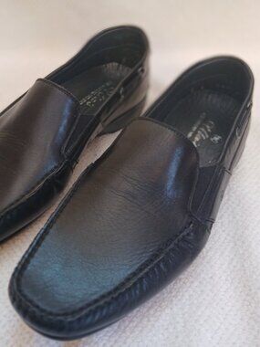 Mens all leather  loafers. New and unworn. Black.
